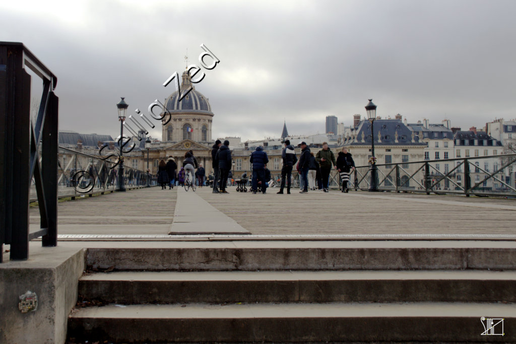 Quatre nations sur le ponts des arts